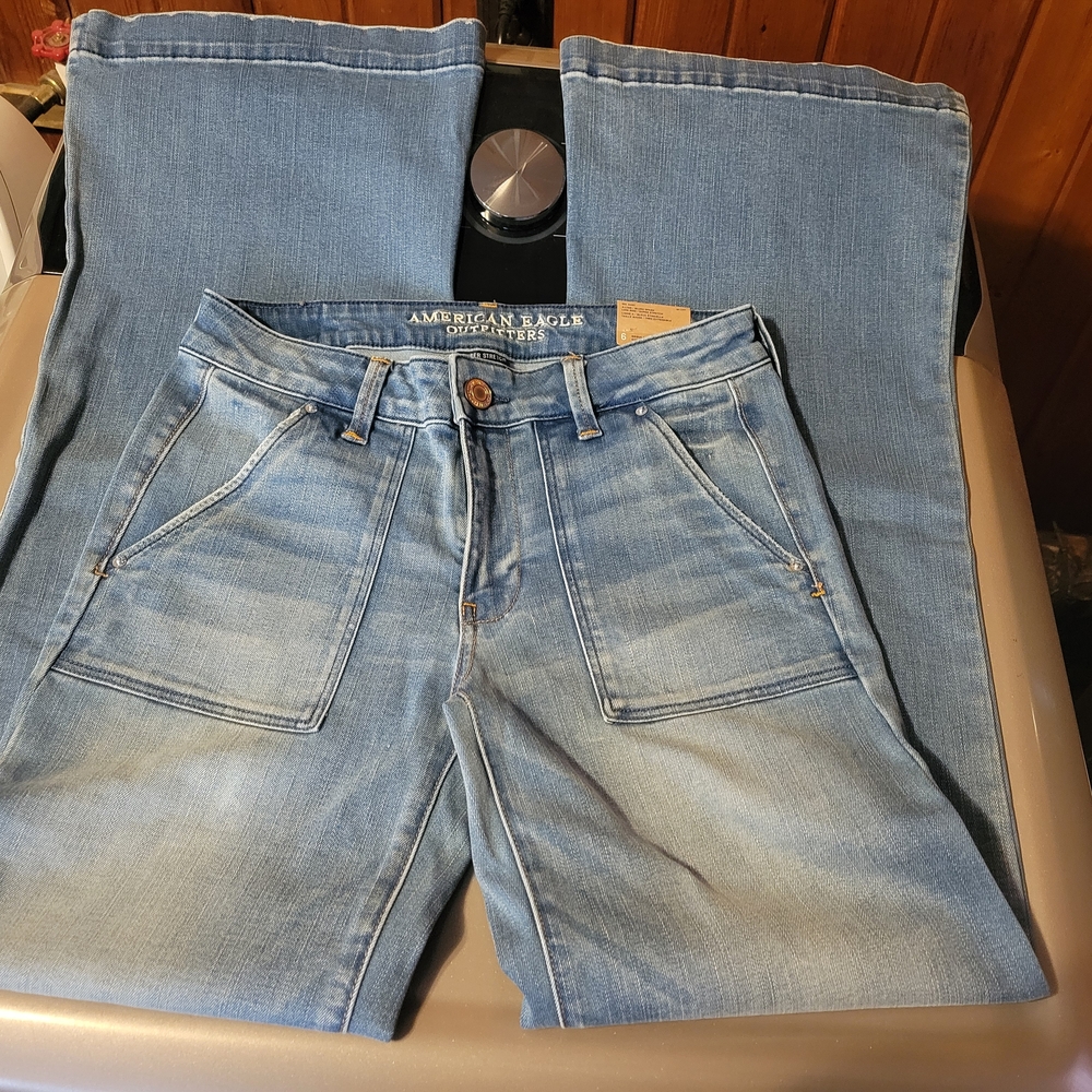 American Eagle Outfitters Light Wash Wide Leg Jeans